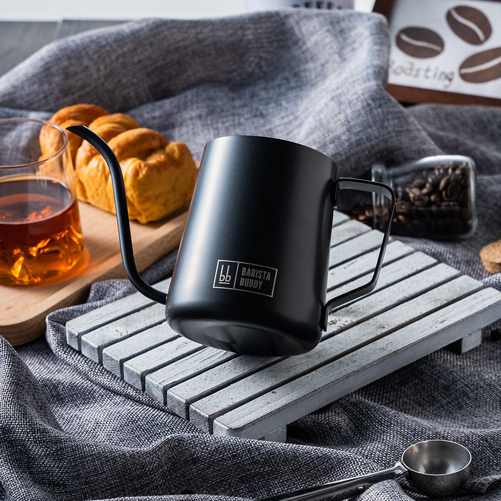 Pour Over Heißwasserkanne  600 ml schwarz
